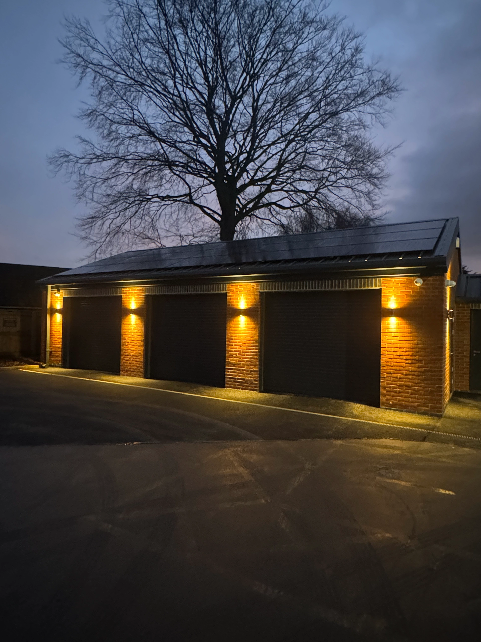 Interior lighting installation