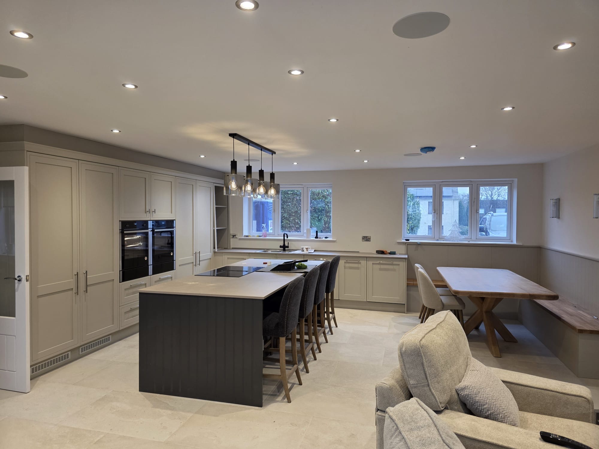 Outdoor garden lighting installation